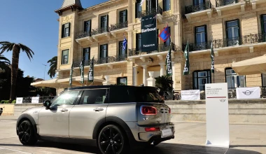 Η MINI στο Tweed Run στο νησί των Σπετσών