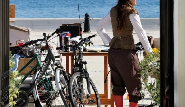 Η MINI στο Tweed Run στο νησί των Σπετσών