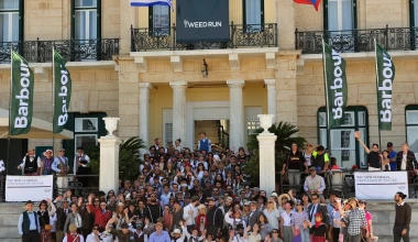 Η MINI στο Tweed Run στο νησί των Σπετσών