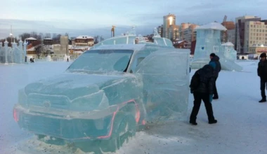 Ένα Land Cruiser από πάγο παρακαλώ