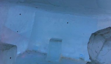 Ένα Land Cruiser από πάγο παρακαλώ