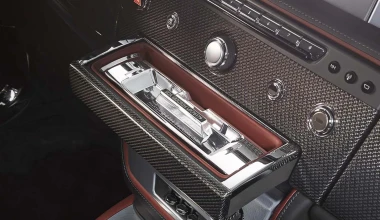 Ο κύριος επιθυμεί σαμπάνια;