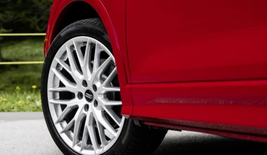 ΟΔΗΓΟΥΜΕ το νέο Audi Q2