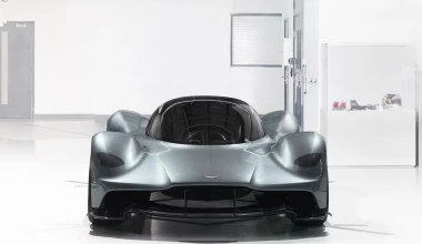 AM-RB 001 για το δρόμο και την πίστα