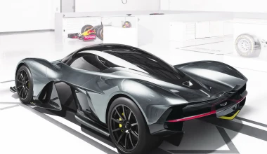 AM-RB 001 για το δρόμο και την πίστα