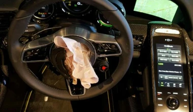 Ακόμα πωλείται η τρακαρισμένη Porsche 918 Spyder