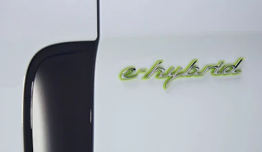 Νέα Porsche Panamera 4 E-Hybrid με 2,5 lt/100 km