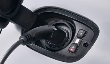 Νέα Porsche Panamera 4 E-Hybrid με 2,5 lt/100 km