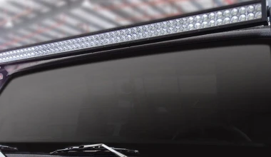 Κινέζοι έκαναν το Jeep Wrangler 6x6