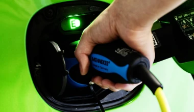 Πρεμιέρα στο Παρίσι τα ηλεκτρικά Smart