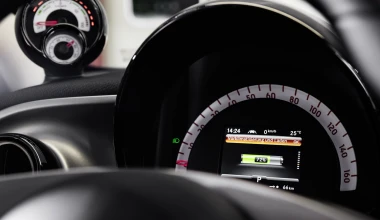 Πρεμιέρα στο Παρίσι τα ηλεκτρικά Smart