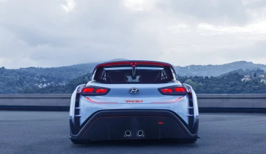 Hyundai RN30 κοιτώντας στα μάτια το Focus RS