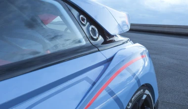 Hyundai RN30 κοιτώντας στα μάτια το Focus RS