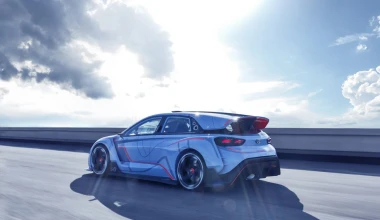 Hyundai RN30 κοιτώντας στα μάτια το Focus RS