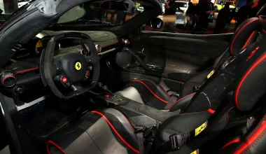 Η LaFerrari Aperta χωρίς οροφή στο Παρίσι