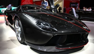 Η LaFerrari Aperta χωρίς οροφή στο Παρίσι