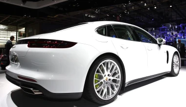 Νέα Porsche Panamera 4 E-Hybrid με 2,5 lt/100 km