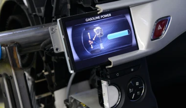 Peugeot 2008 HYbrid Air στη Γενεύη