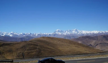 Με Nissan GT-R στο Έβερεστ