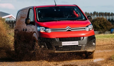 Citroen Jumpy στρίβει με τις πόρτες (video)
