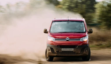 Citroen Jumpy στρίβει με τις πόρτες (video)