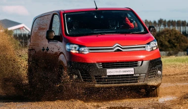 Citroen Jumpy στρίβει με τις πόρτες (video)
