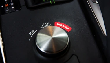 Sriracha: To νέο «καυτό» Lexus IS (video)