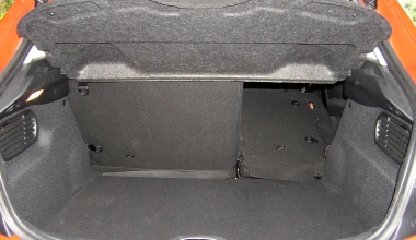 ΔΟΚΙΜΗ: Peugeot 208 1.2 PureTech 110 EAT6