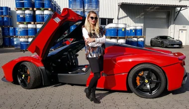 Η Sophia είναι μια νέα reviewer αυτοκινήτων