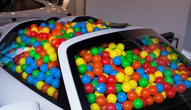 Πόσες μπάλες χωράει η Porsche 918 Spyder;