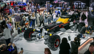 Το Batmobile από 344.000 τουβλάκια LEGO! (vid)