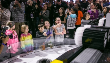 Το Batmobile από 344.000 τουβλάκια LEGO! (vid)