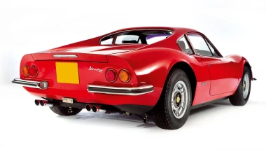 Ferrari Dino 246 GT vs. Ferrari Dino 308GT4: Άκρα αντίθετα