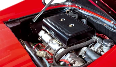 Ferrari Dino 246 GT vs. Ferrari Dino 308GT4: Άκρα αντίθετα