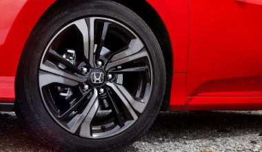 ΟΔΗΓΟΥΜΕ το νέο Honda Civic