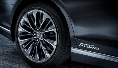 Πρεμιέρα για το υβριδικό Lexus LS 500h