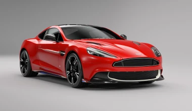 Μία Aston Martin με τη λάμψη των Red Arrows