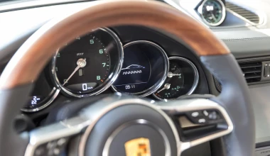 Η θρυλική Porsche 911 έφθασε το 1 εκατ. αυτοκίνητα (vid)