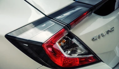 ΟΔΗΓΟΥΜΕ το νέο Honda Civic VTEC Turbo