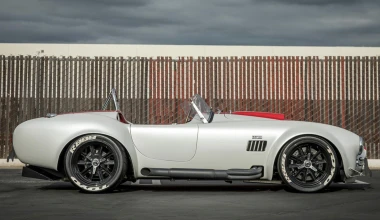 Θα πήγαινες με 324 km/h με μια ρέπλικα Cobra;