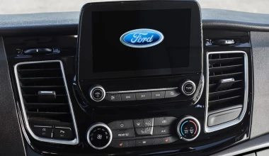 Πολυτελείς μετακινήσεις με το νέο Tourneo Custom