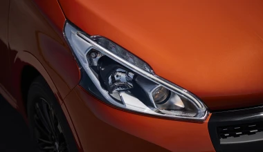 PEUGEOT 208. Fully Connected!