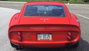 Datsun σαν Ferrari 250 GTO;