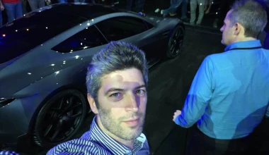 Το πιο γρήγορο αυτοκίνητο είναι το νέο Tesla Roadster! (vid)