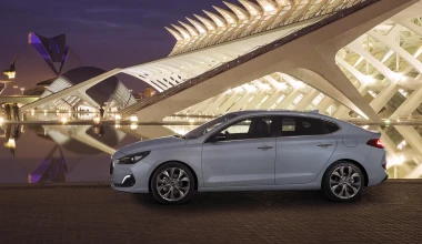 ΠΡΩΤΗ ΟΔΗΓΗΣΗ: Nέο Hyundai i30 Fastback