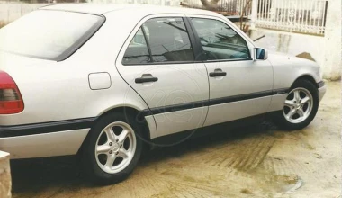 5 μεταχειρισμένες Mercedes-Benz C 180 από 2.500 ευρώ