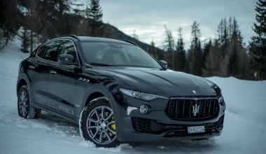 151,57 km/h πάνω σε μια σανίδα του snowboard