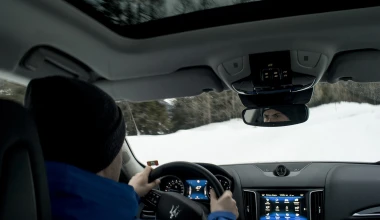 151,57 km/h πάνω σε μια σανίδα του snowboard