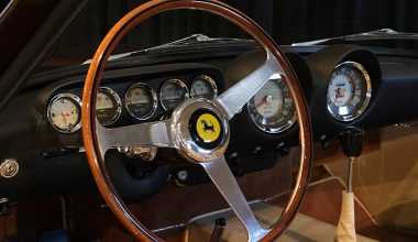 10 ξεχωριστά τιμόνια αυτοκινήτων