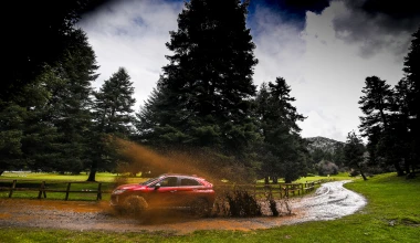 ΟΔΗΓΟΥΜΕ το Mitsubishi Eclipse Cross 1.5 MIVEC TURBO 2WD